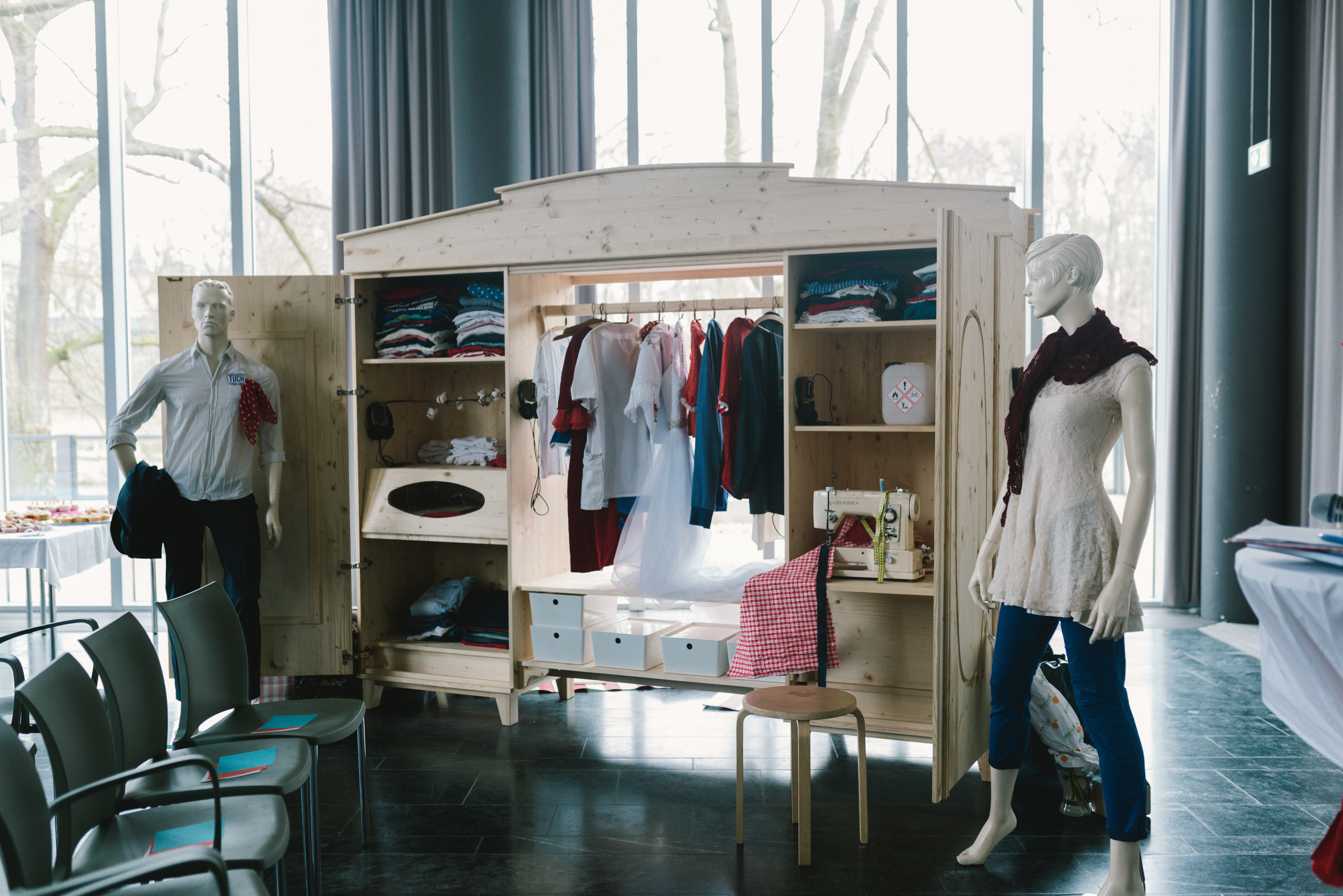 Eröffnung der Wanderausstellung "Tuchfühlung", Foto: Projektgruppe