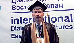Frank Schneider. 