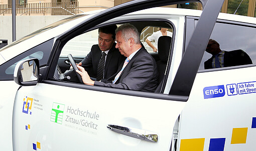 Inspektion des neuen Autos
