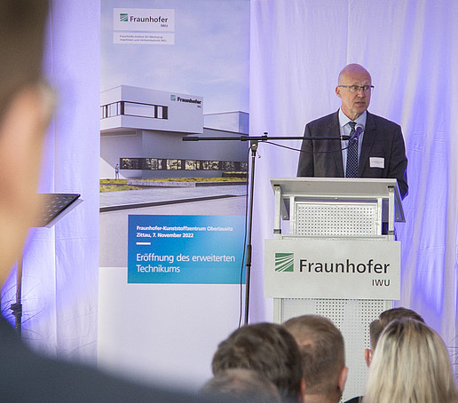 Prof. Welf-Guntram Drossel, Geschäftsführender Institutsleiter des Fraunhofer IWU am Rednerpult