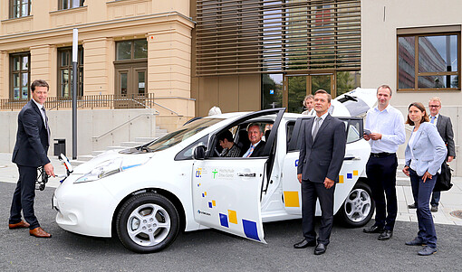 Übergabe des E-Autos